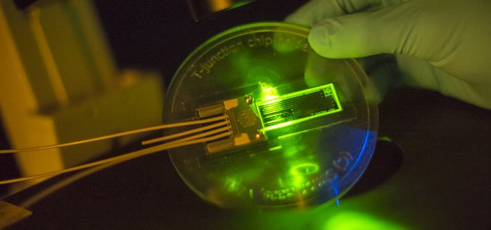 Drug manufacture - a T-junction chip for microfluidics